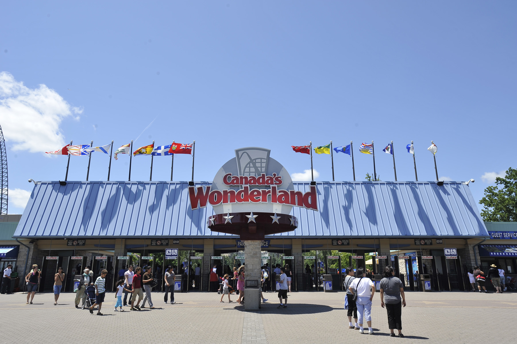 Canada’s Wonderland entrance